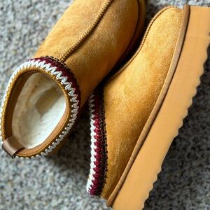 Altar’s State Cloud Slipper